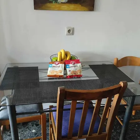 - Sleeps 4 & Free Parking Chania (Crete)