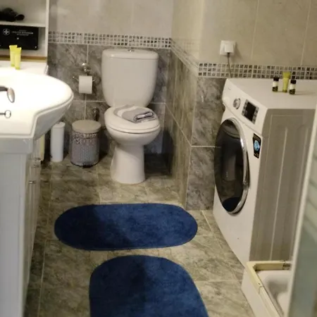 - Sleeps 4 & Free Parking *