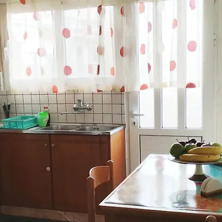 - Sleeps 4 & Free Parking * Chania (Crete)