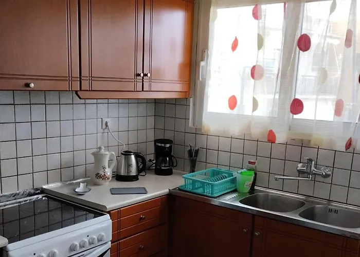 - Sleeps 4 & Free Parking *